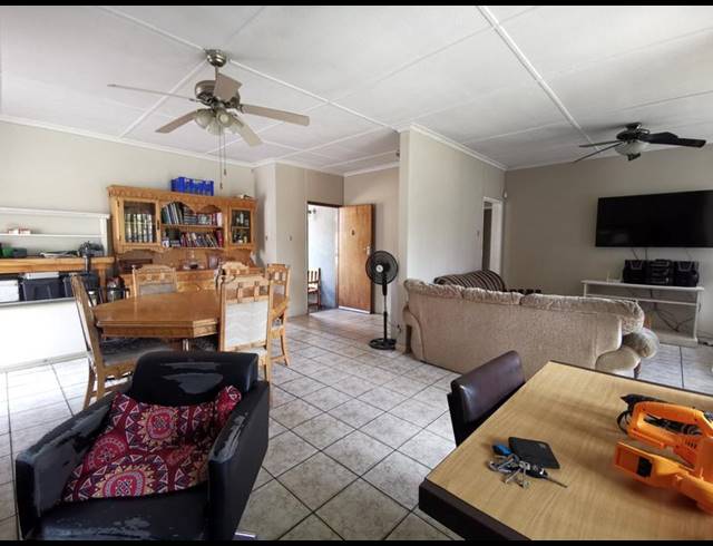 3 BEDROOM HOUSE FOR SALE IN SASOLBURG EXT 15